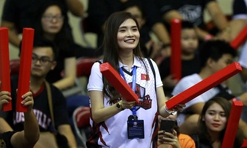 Bà chủ xinh đẹp và "máu lửa" của CLB bóng rổ Thanglong Warriors