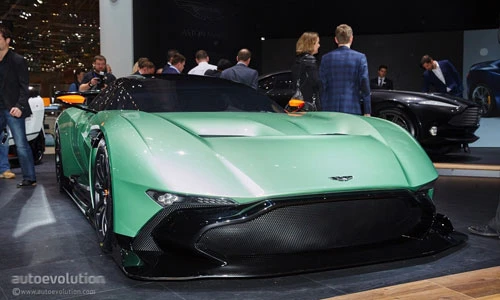 Aston Martin Vulcan sẽ làm đau đầu các hãng siêu xe