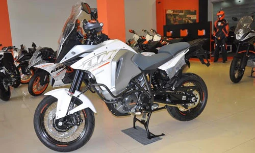 Xế “phượt” KTM 1290 chính hãng đầu tiên tại Việt Nam