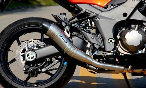 Chói tai với tiếng gầm của "mãnh thú" Kawasaki Z1000