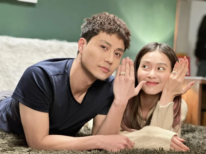 Thanh Sơn - Khả Ngân và loạt khoảnh khắc “tình bể bình” ở hậu trường phim