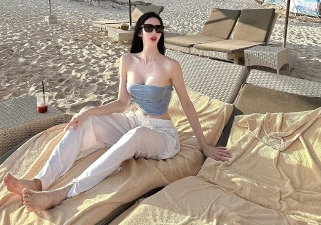 Nữ travel blogger xứ Hàn sở hữu thân hình đẹp như photoshop