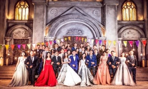 Chụp ảnh kỷ yếu xa xỉ, HSSV đang hoang phí sức lao động của cha mẹ?