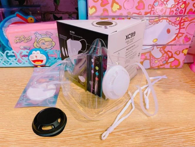 Khẩu trang trong suốt “gây bão thị trường” có gì mà hội chị em mê mẩn?