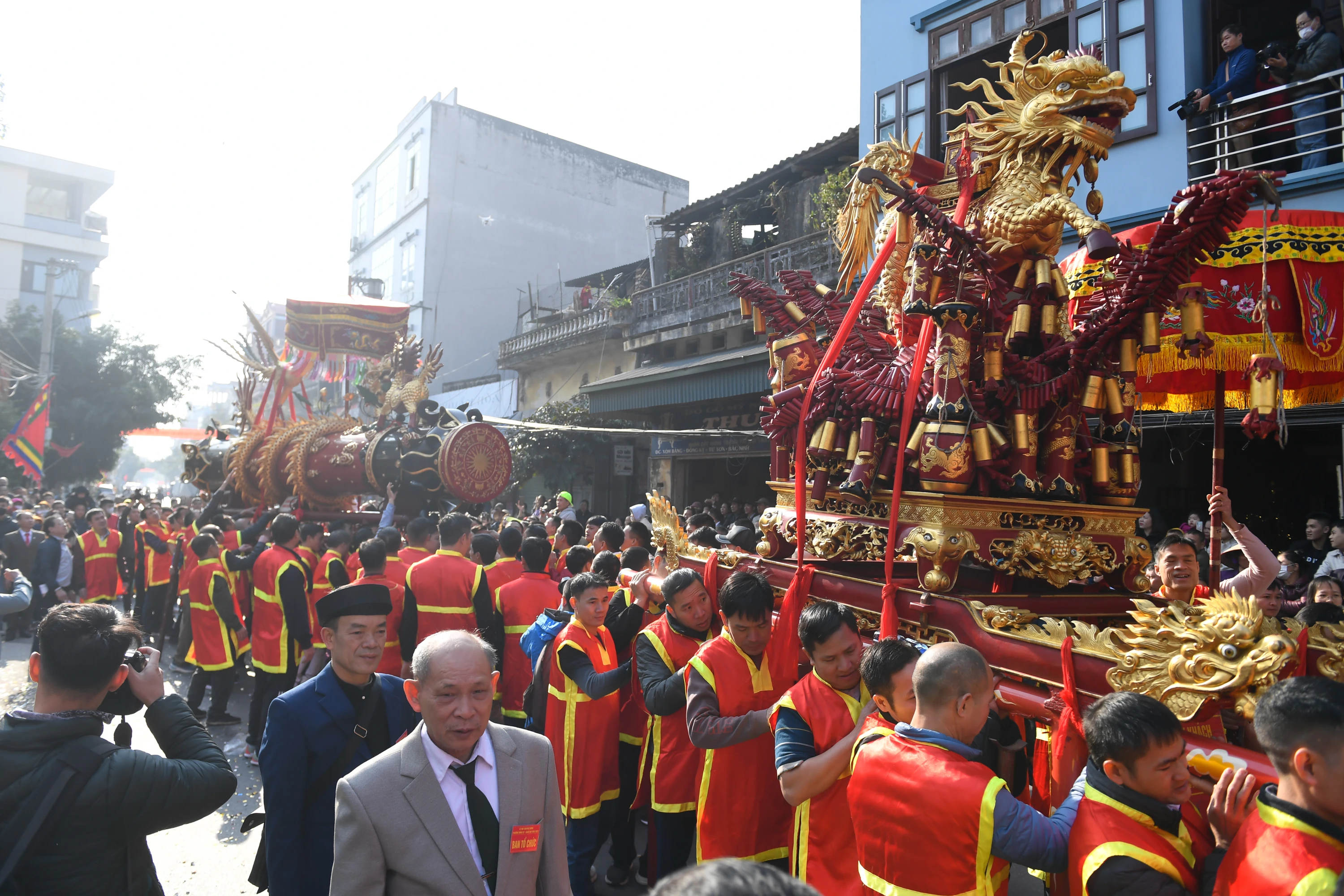 Làng Đồng Kỵ Bắc Ninh tưng bừng rước đại pháo ngày mùng 4 Tết