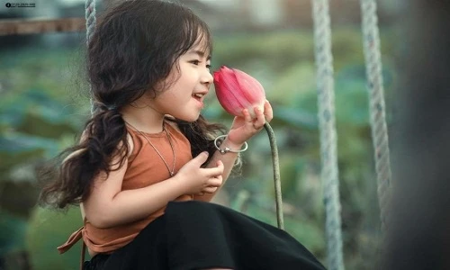 Tiết lộ về cô bé ‘Công chúa tóc xù’ khiến vạn người mê