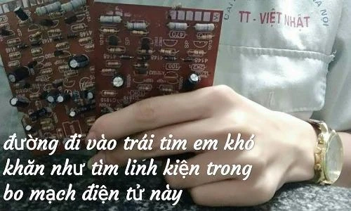 Sinh viên Đại học Công Nghiệp kể chuyện tình yêu bằng linh kiện điện tử