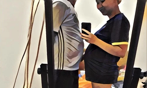 Sau kết hôn, ông chồng khoe bụng to bằng vợ bầu 32 tuần