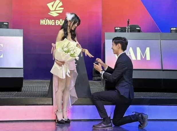 Nữ MC quyến rũ nhất làng game vừa được cầu hôn là ai?