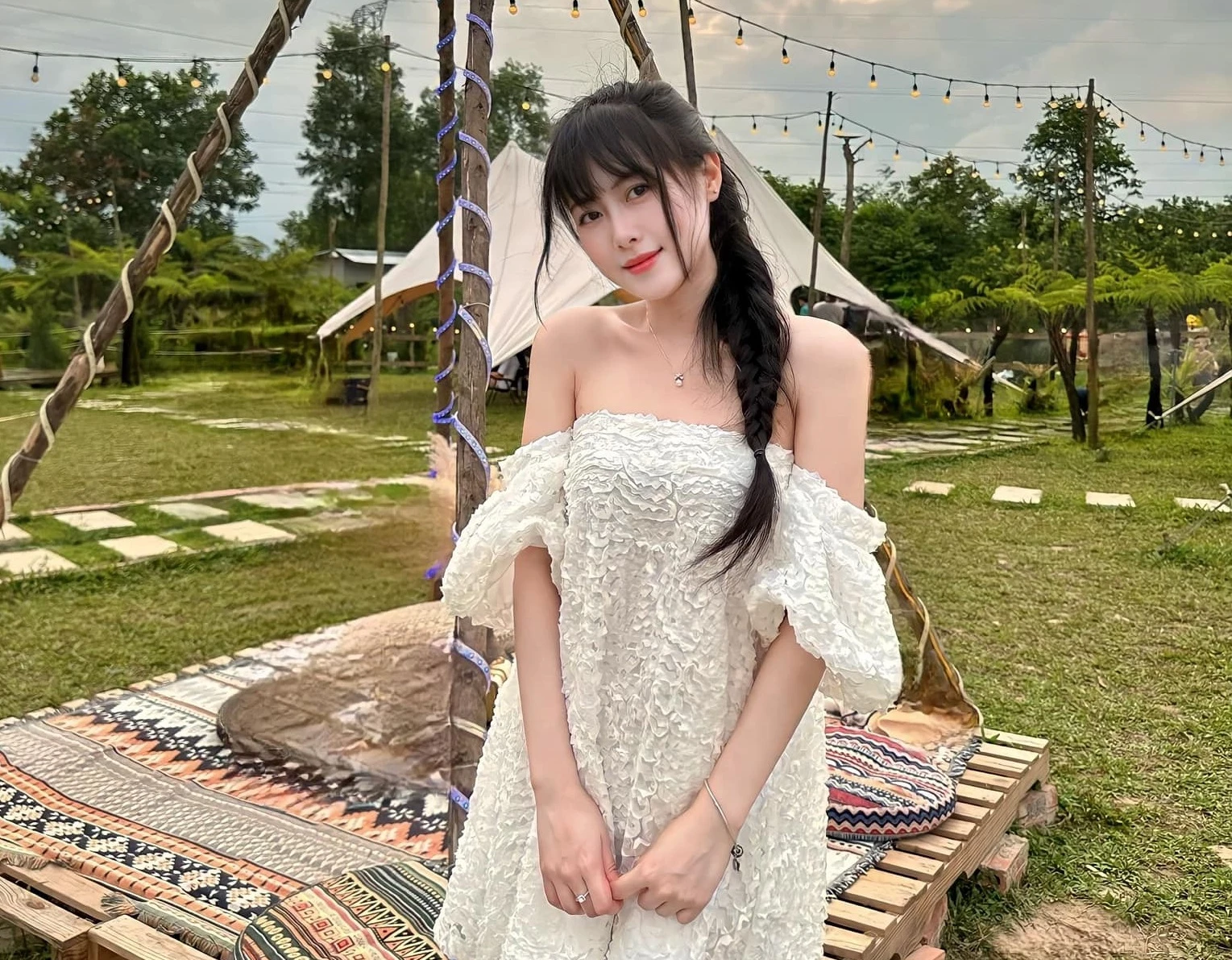 Gái xinh được mệnh danh "nàng thơ xứ Huế" phiên bản mới là ai?