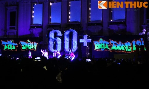 Giới trẻ hào hứng xuống phố hưởng ứng Giờ trái đất 2017