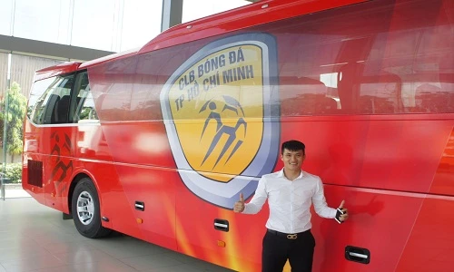 Công Vinh và lời hứa xe bus 5 sao cho CLB TP HCM