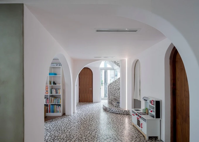 Căn hộ duplex độc đáo thiết kế hình khối, ốp đá mài kiểu Mỹ 