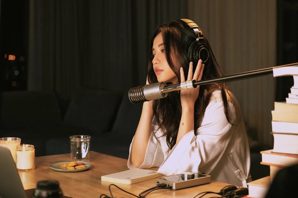 Bích Phương sau thời gian ở ẩn: Sắc vóc quyến rũ, “vựa muối” gameshow