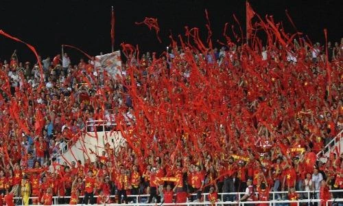CĐV Việt Nam và những thứ “đồ chơi” cực chất cổ vũ AFF Cup 2018