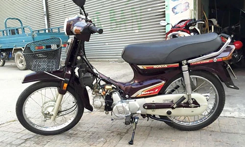 Honda Dream Thái sau 17 năm bán hơn 100 triệu ở Sài Gòn