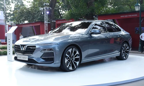 Cận cảnh sedan VinFast LUX “xuống giá” 500 triệu