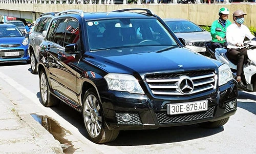 Xe sang Mercedes-Benz GLK300 chỉ hơn 600 triệu tại Hà Nội