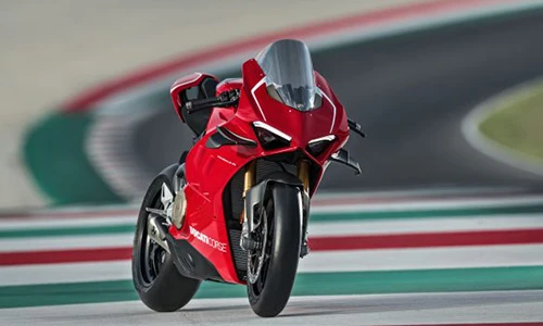 Về Việt Nam, Ducati Panigale V4R sẽ có giá hơn 2 tỷ đồng