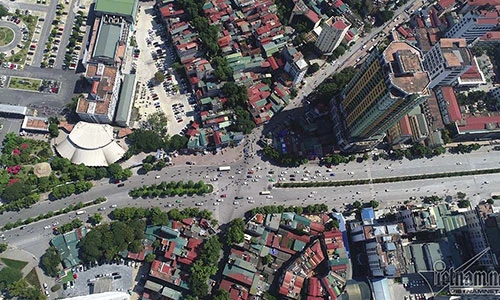 Để thi công tuyến đường "đắt nhất hành tinh", bao nhiêu người phải chuyển nhà?