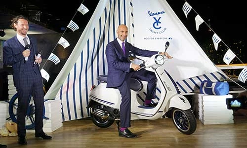 Cận cảnh Vespa Primavera Yacht Club giá 77,5 triệu đồng