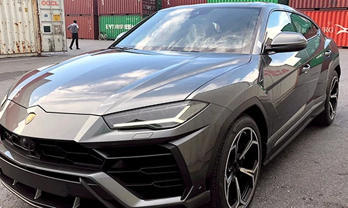 Cận cảnh SUV Lamborghini mạnh nhất thế giới tại VN