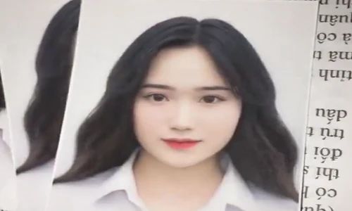 Hot girl ảnh thẻ 10X, mặt xinh như hoa kiếm tiền cũng giỏi