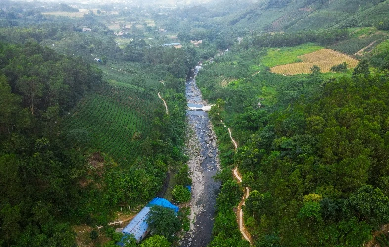 Thác Cửa Tử, nơi chuyện tình đôi lứa thề sống chết bên nhau 