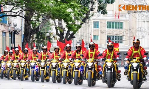 Dàn môtô khủng Sài Gòn chào hàng gây sốt tại Hà Nội