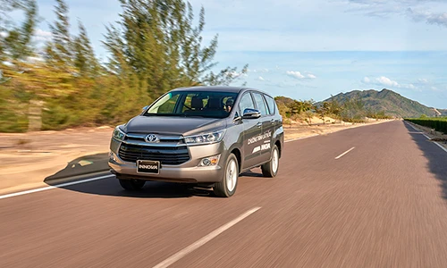 Những điểm mới "đáng tiền" trên Toyota Innova 2016