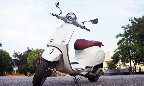 Trải nghiệm Vespa Primavera 125 ABS giá 73,5 triệu tại VN