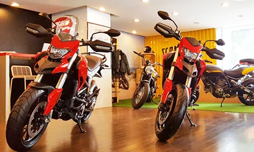 Ducati Hyperstrada 939 đầu tiên về Việt Nam giá 500 triệu