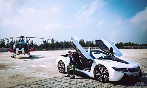“Soái ca” Đà Nẵng sở hữu xế sang và siêu xe BMW i8