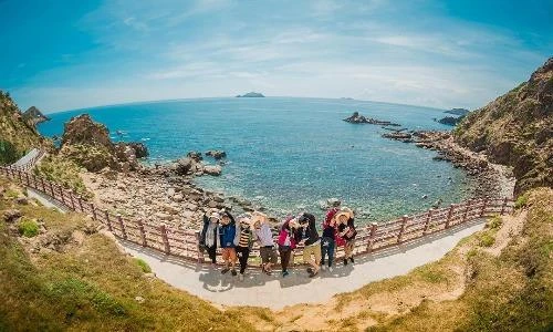 Con đường ven biển VN đẹp chẳng kém Hàn Quốc