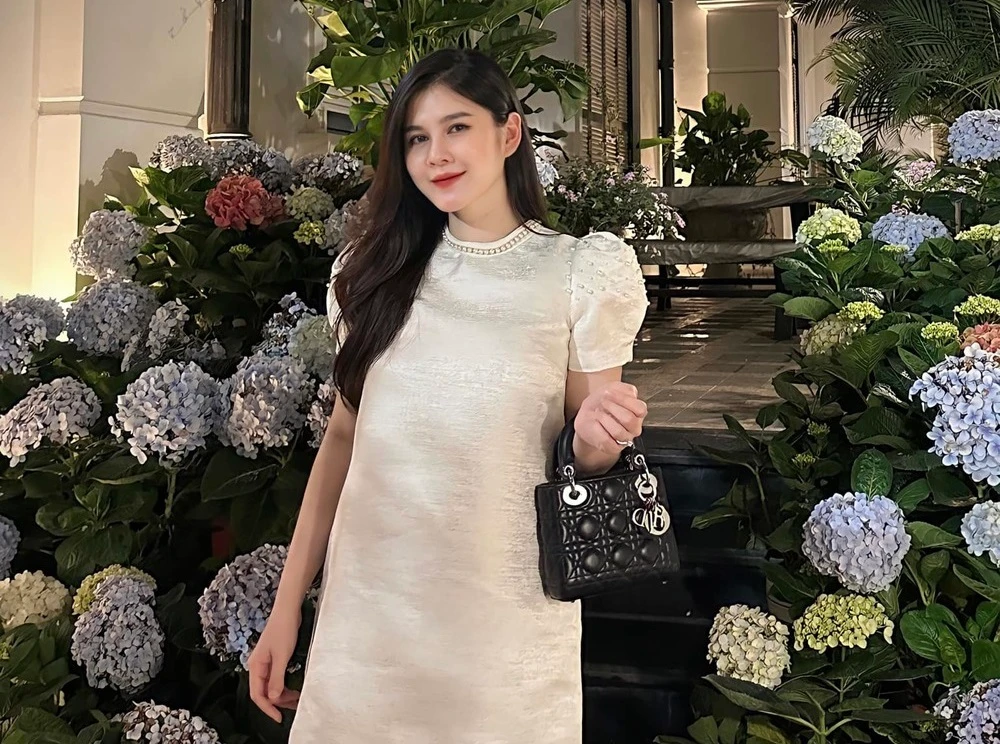 MC Thu Hoài đưa lý do sinh con 3 tháng mới đi sự kiện