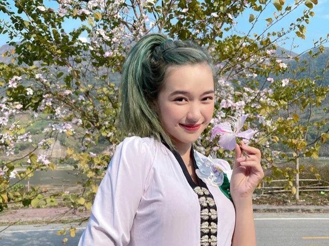 Hot girl Tây Bắc mới nổi gây xuyến xao từ cái nhìn đầu tiên