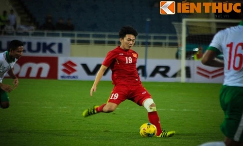 Lội ngược dòng thành công, ĐTQG Việt Nam tri ân người hâm mộ