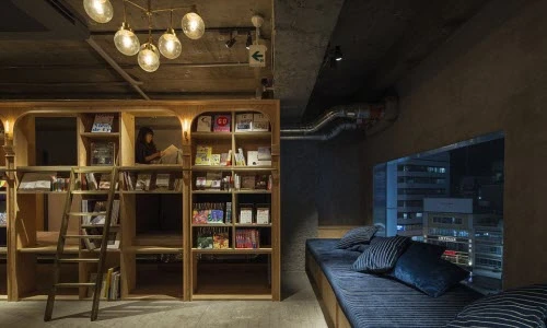 Độc đáo nhà trọ kiêm thư viện ở Nhật Bản