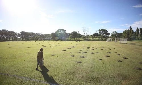 Đội tuyển Việt Nam gặp khó trước bán kết AFF Cup 2018 vì mặt sân xấu