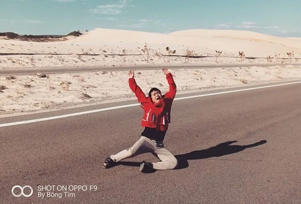 “Thánh tạo dáng bá đạo” lại tung chiêu khiến CĐM cười nghiêng ngả