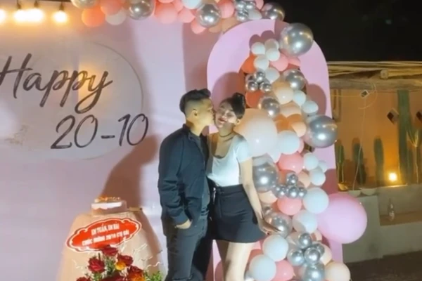 "Cô dâu 200 cây vàng" Nam Định khoe được tổ chức tiệc hoành tráng