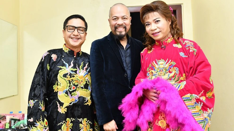 NTK Đức Hùng kể bí mật thiết kế xiêm y Táo quân 2021 