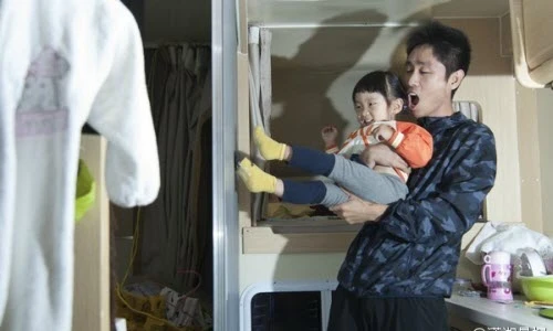 Bố bán nhà đưa con 2 tuổi du lịch khắp thế giới