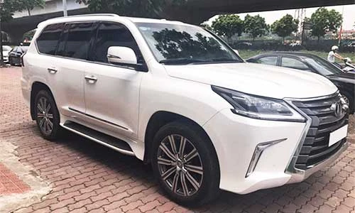 Xe sang Lexus LX570 "hàng lướt" giá 6,9 tỷ tại VN