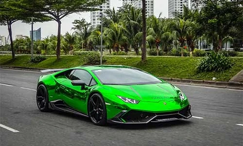 Siêu xe Lamborghini Huracan biển "lộc phát" rực rỡ tại Sài Gòn
