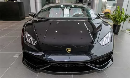 Siêu xe Lamborghini Huracan màu đen chính hãng ở Hà Nội