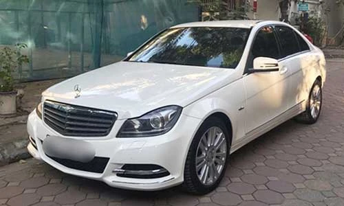 Xe sang Mercedes-Benz C250 giá chỉ 730 triệu tại Hà Nội