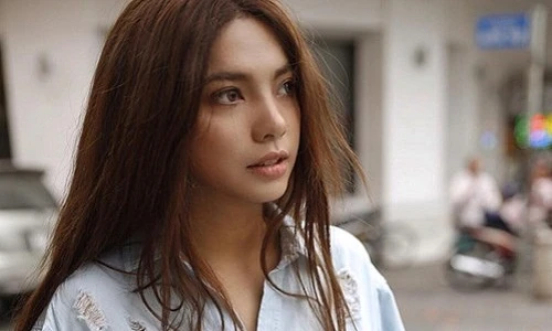 Hot girl Instagram Việt bị nhầm là con lai