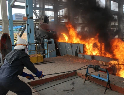 Nóng hầm hập tại nhà máy gang thép lớn nhất Tây Bắc