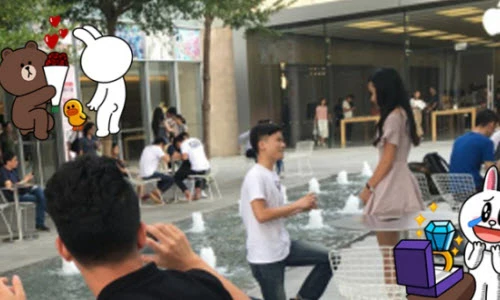 Chàng trai giả mua iPhone 7 để cầu hôn bạn gái